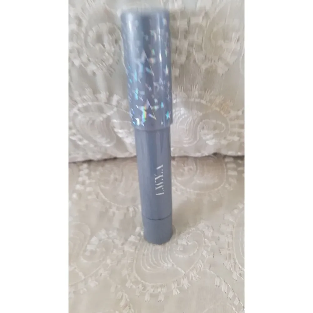 The LWYA by Kim Gravel Chameleon Spot On Brightening Stick in Apricot